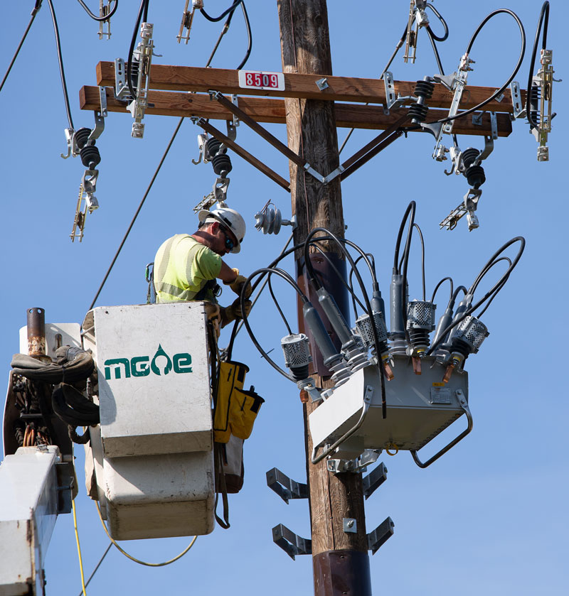 MGE lineman