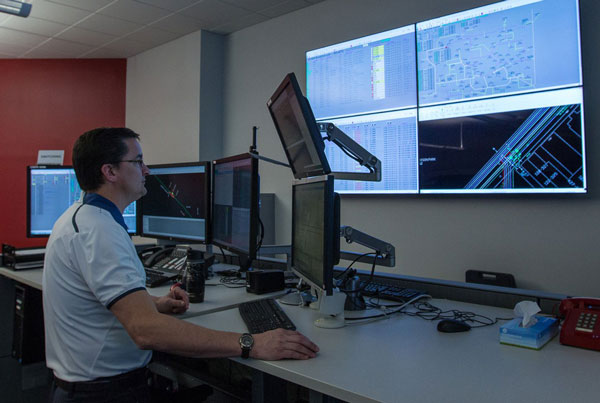 MGE's electric and gas distribution systems are monitored from our Distribution Operations Center.