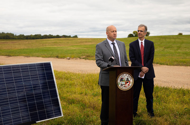 MGE Chairman, President and CEO Jeff Keebler and Dane County Executive Joe Parisi.