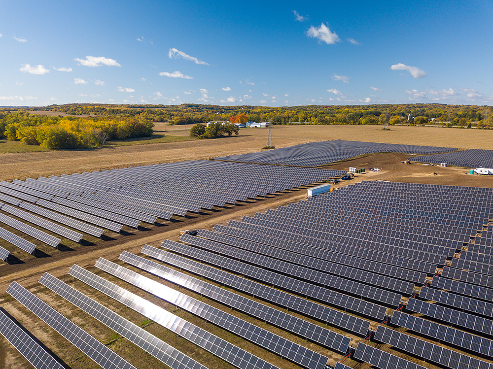 MGE’s 6-megawatt Tyto Solar facility during construction in Fitchburg, Wis.